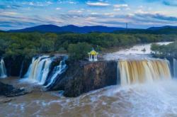 赤峰山洞賓館地址電話多少號