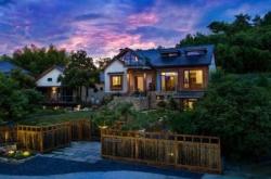 赤峰大光頂子民宿電話號(hào)碼