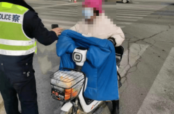 赤峰報廢車輛電話多少號