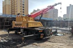 赤峰變頻起重機(jī)租賃電話地址