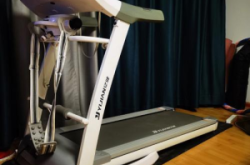 跑步機赤峰市維修電話地址