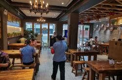 赤峰思泊湖面館電話地址查詢