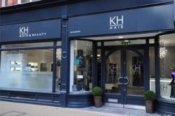 赤峰嘮嗑理發(fā)店電話多少號