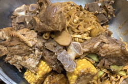 赤峰新城區(qū)西部燜面店電話號碼