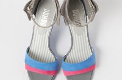 赤峰萬(wàn)達(dá)涼鞋店電話號(hào)碼