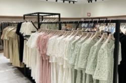 赤峰國(guó)風(fēng)衣服專賣店電話號(hào)碼