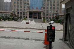 赤峰道閘門供貨商電話地址查詢