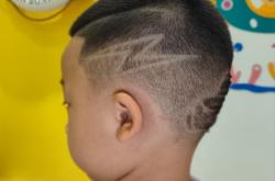 赤峰萬悅兒童理發(fā)店電話號碼