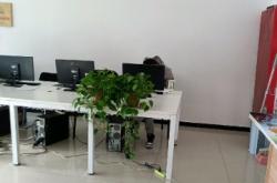 北京華聯(lián)影城赤峰店電話號碼