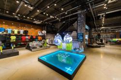 赤峰市運(yùn)動(dòng)鞋店電話(huà)地址查詢(xún)