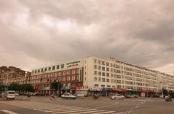 赤峰永業(yè)廣場(chǎng)百貨電話號(hào)碼