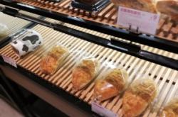 赤峰小麗蛋糕店電話地址查詢