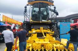 赤峰賣(mài)收割機(jī)的電話號(hào)碼