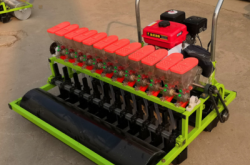 赤峰巨昌播種機的電話是多少?