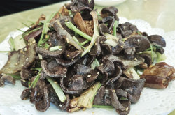 赤峰美食小館電話多少號啊