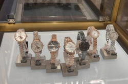 赤峰市阿瑪尼專柜電話號(hào)碼查詢