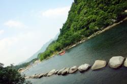 赤峰彩虹漂流電話(huà)多少啊