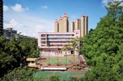 赤峰市紅旗中學薛鵬志