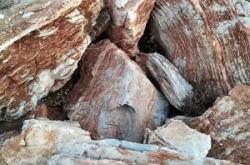 赤峰收石頭吊墜電話(huà)號(hào)碼是多少