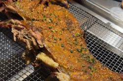 烤羊腿赤峰店電話多少啊