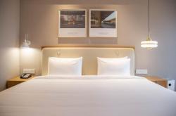 赤峰格悅電競酒店電話地址查詢