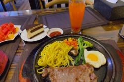 赤峰牛排西餐廳電話號(hào)碼多少