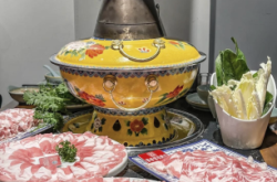 赤峰鋼鐵街涮肉店電話號碼多少