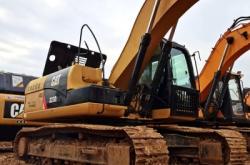 赤峰中型挖機(jī)銷售電話是多少號(hào)