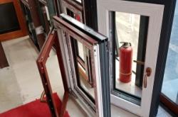 赤峰斷橋鋁窗批發(fā)商家電話號(hào)碼