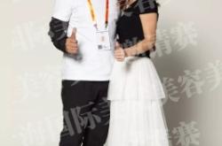 赤峰炫度美容美發(fā)電話號碼