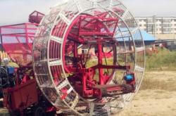 赤峰男子檢修收割機(jī) 妻子不知情開動(dòng)機(jī)器