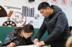 赤峰往屆生報考咨詢電話是多少