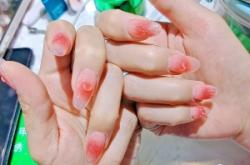 赤峰維多利美睫美甲電話號(hào)碼