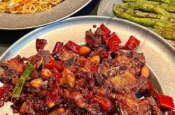 赤峰外攤燒烤電話地址是多少號