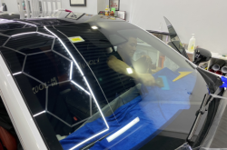 赤峰貼膜四門玻璃店電話號碼