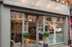 赤峰理發(fā)單身女店地址電話號碼