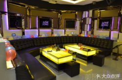 赤峰步行街歌廳電話多少號(hào)