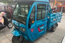 赤峰三輪車?yán)穗娫捥柎a