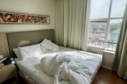 赤峰落地窗樓房