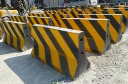 赤峰水泥隔離墩廠家電話號(hào)碼