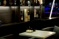 赤峰酒吧訂臺電話多少啊多少錢