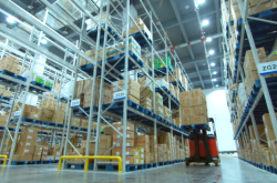 赤峰內(nèi)衣貨架廠家電話(huà)地址查詢(xún)