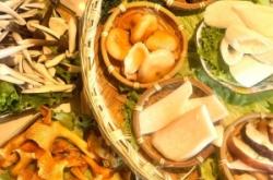 赤峰菌菇火鍋店電話地址查詢