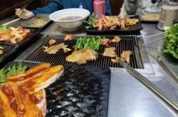 赤峰炕坑燒烤店電話地址查詢