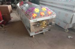 赤峰火化路服裝店地址電話號(hào)碼