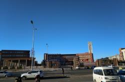 赤峰市全封閉的高中電話是多少