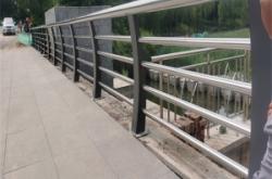 赤峰市護(hù)欄廠家聯(lián)系電話號(hào)碼