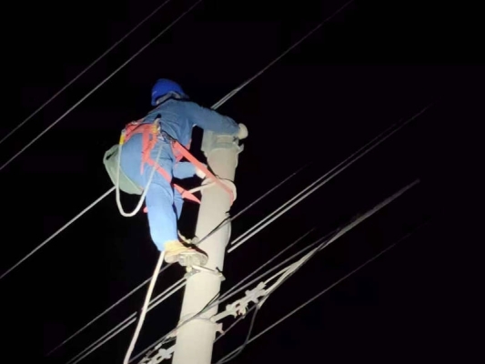 赤峰穿網(wǎng)線師傅是誰(shuí)啊電話多少-第1張圖片