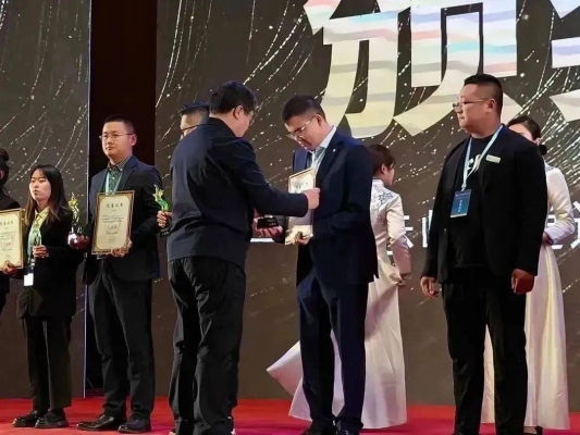 赤峰星座美發(fā)電話地址是多少號-第1張圖片