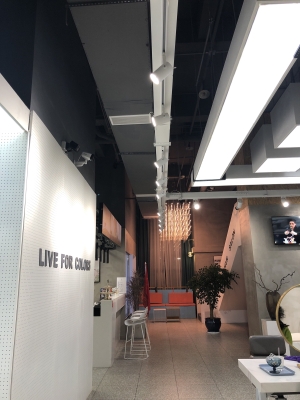 赤峰發(fā)型師燙發(fā)染發(fā)店電話號(hào)碼-第1張圖片